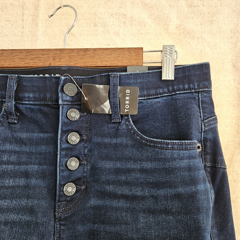 NWT Torrid Indigo Button-Fly Jeans